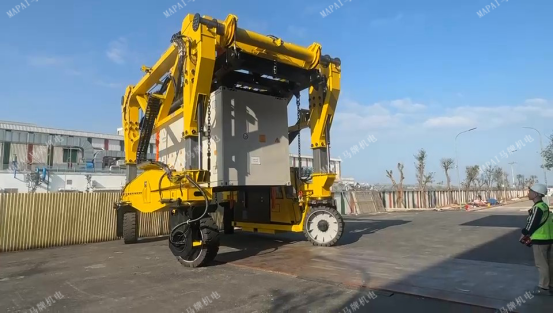 马牌机电：跨运车与集装箱门吊的区别